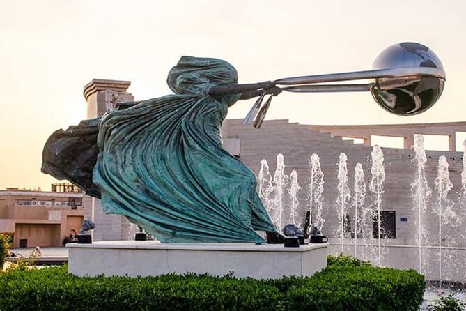 4 Hours Private Guided City Tour in Doha - West Bay: 15 minutes under the high-rises
