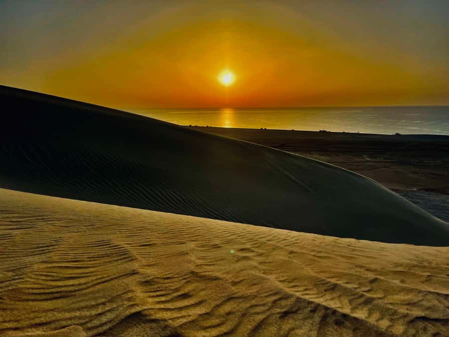 Doha: Desert Safari Sunrise Tour/Sunset Tour - The final photo stop and changing desert light