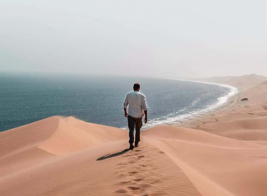Doha: Inland Sea, Desert Safari, Camel Ride and Sandboarding - From Doha to the open desert