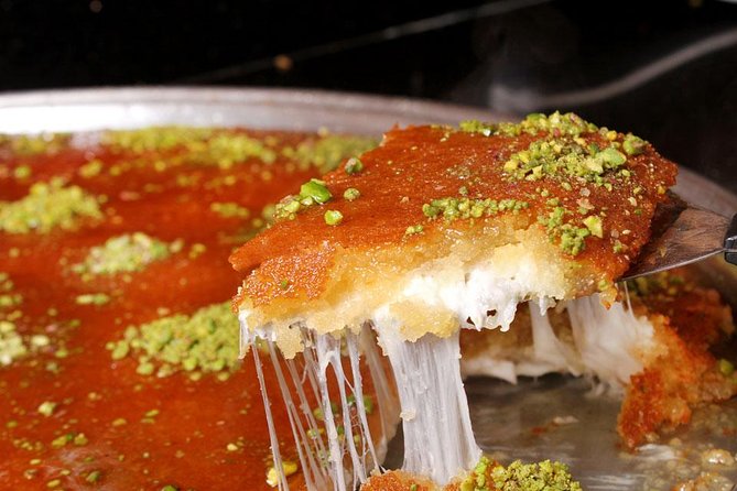 Doha: Pearl Island Food Tour – 7 Tastings, AC Vehicle - A quiet pause at Viva Bahriya