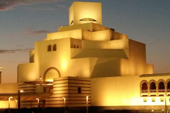 Explore Doha City In 4 hrs - The Pearl Monument: a five-minute symbol