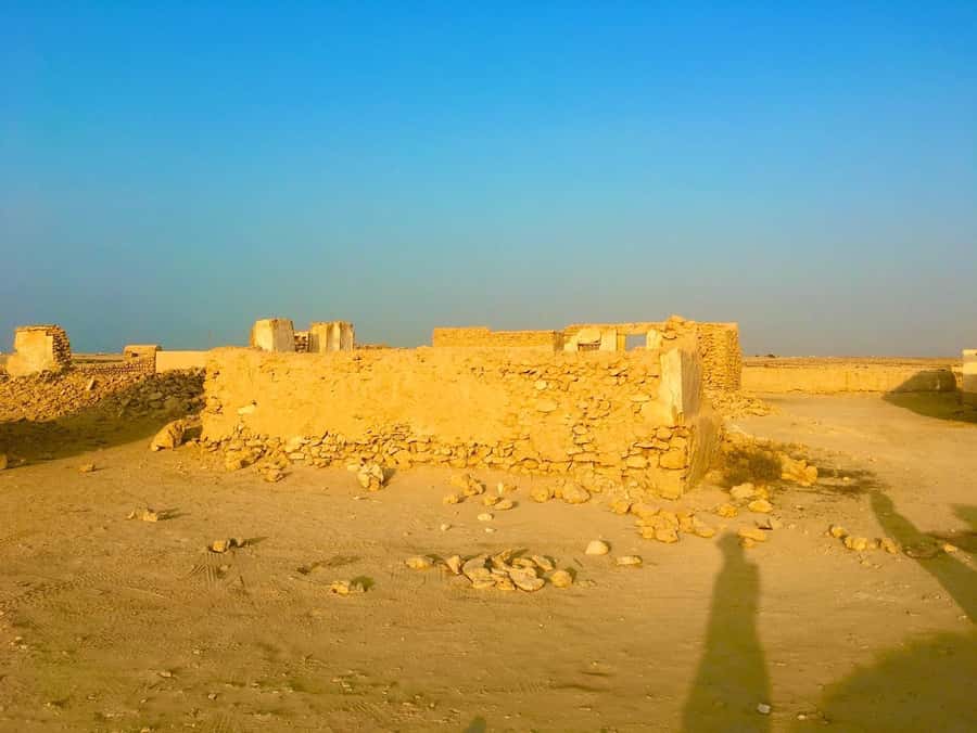 Explore North Qatar with history and archaeological sites. - A packed route, not a slow archaeological study