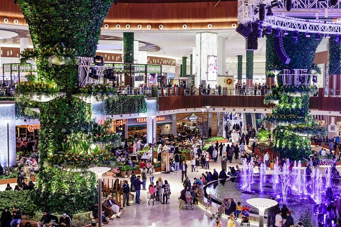 Private Half-day Shopping Tour, Corniche Stop and Doha Skyline - Villaggio Mall: an hour inside an Italian-themed shopping world