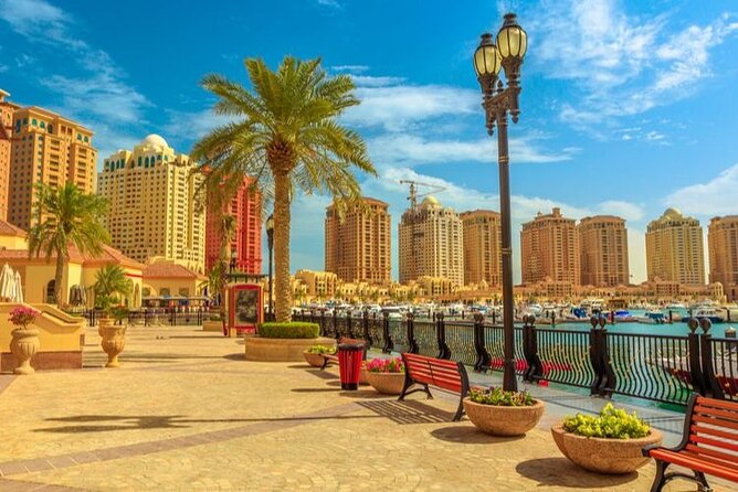 Private Highlights Tour of Doha City and Dhow Cruise Ride - Doha Corniche: a quick introduction by the Gulf