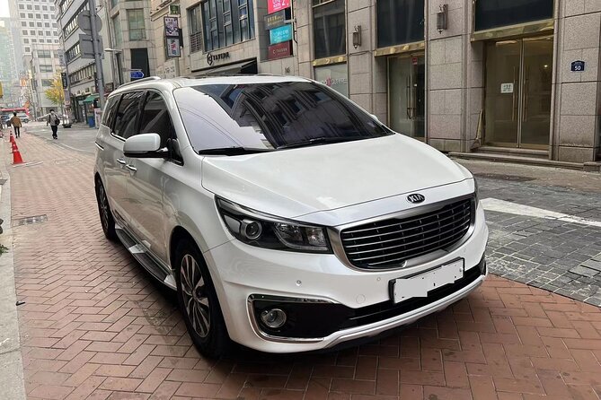 Qatar Doha Hamad Airport (DOH) to Doha - Arrival Private Transfer - Meeting your driver at Hamad International Airport